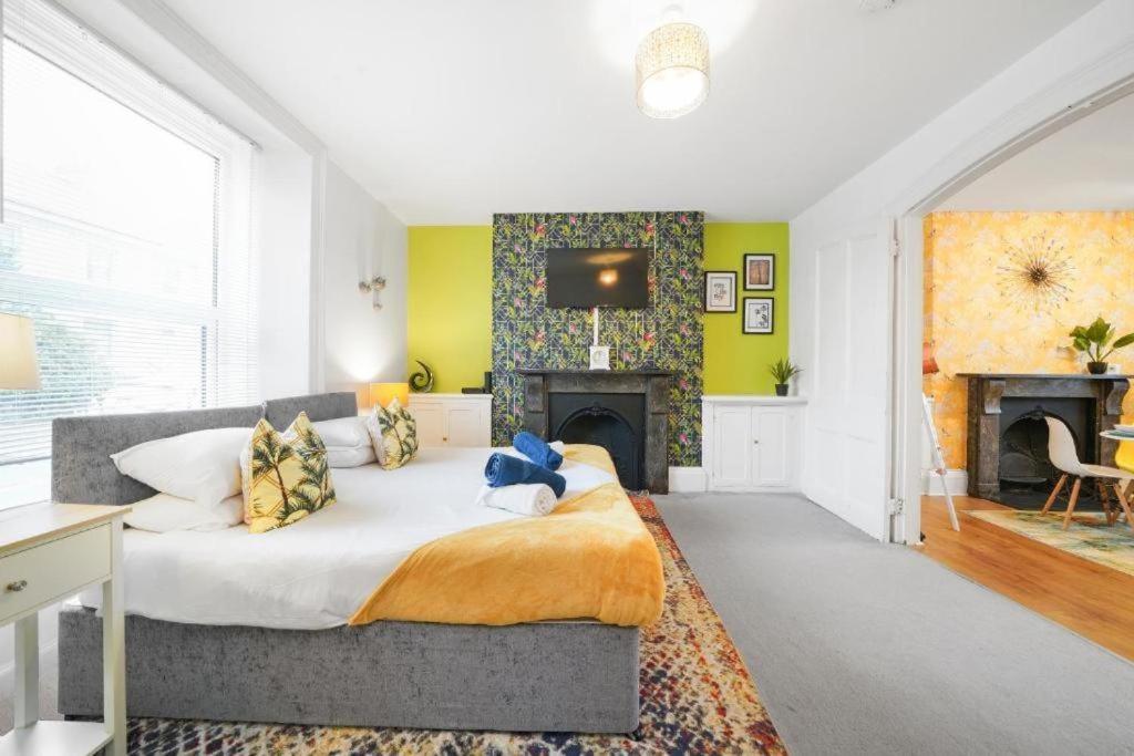 Apartment Beautiful Marseille Boutique - Sleeps 4 Plymouth